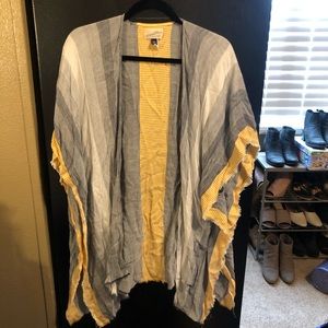 Universal Thread striped kimono